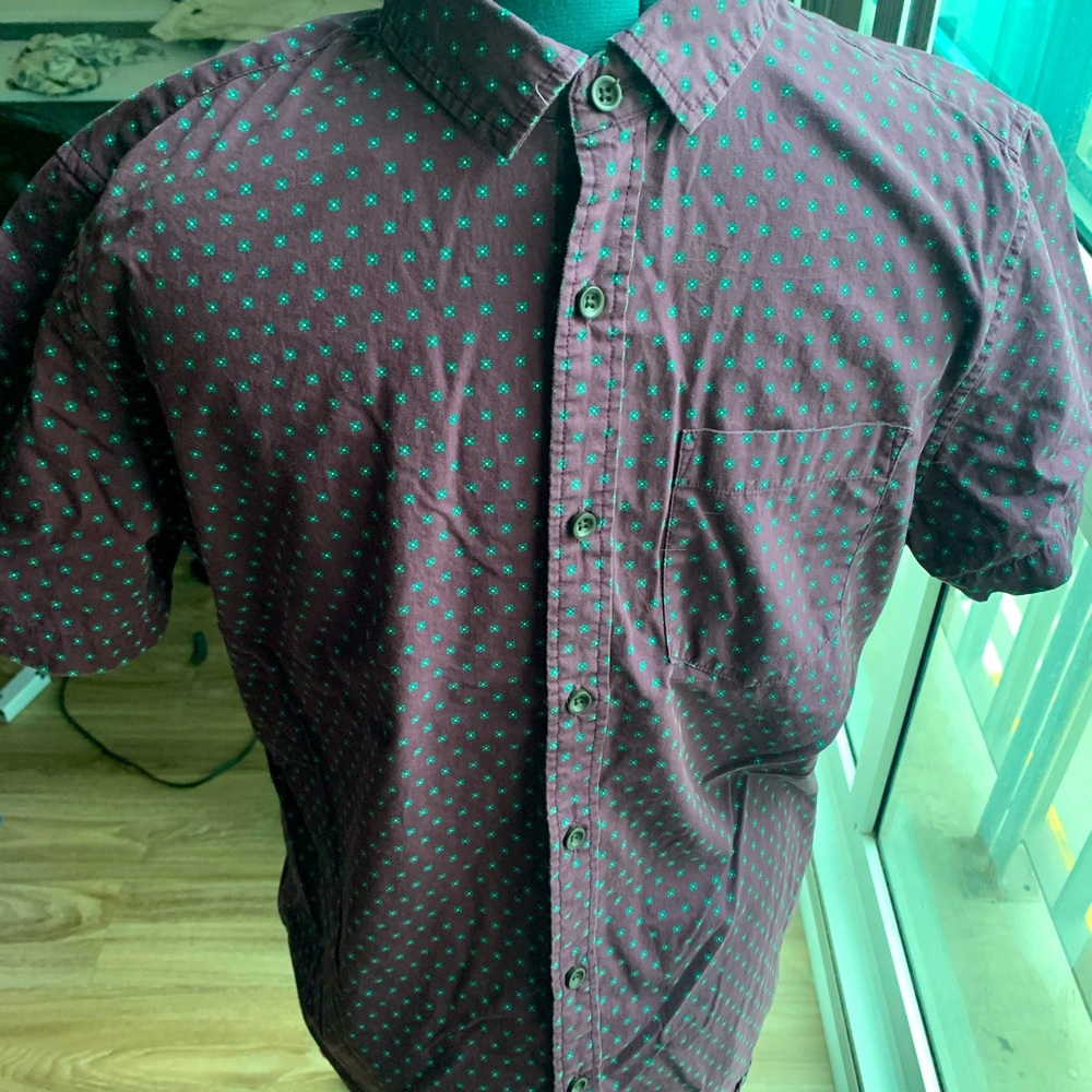 Button down shirt - Picture 1 of 2